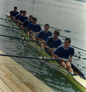 Osmerac mlađih juniora Miki Zrilić, Damir Kasap, Darko Barada, Antonio Buča, Branimir Peroš, Tomislav Barjašić, Boško Mišlov, Jurica Medić i kormilar Branimir Šteko prvaci Jugoslavije u Zagrebu 1988.